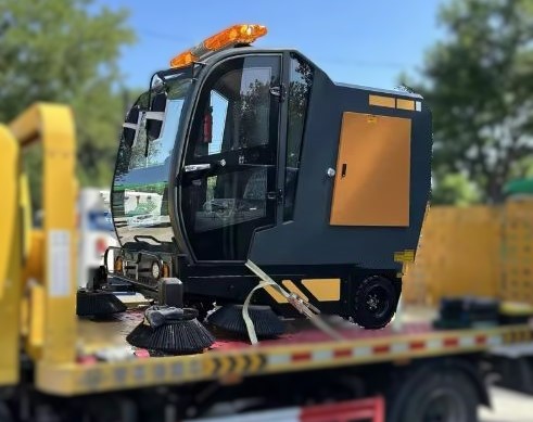 Дорожно-уборочная вакуумная машина B16C отгрузка клиенту