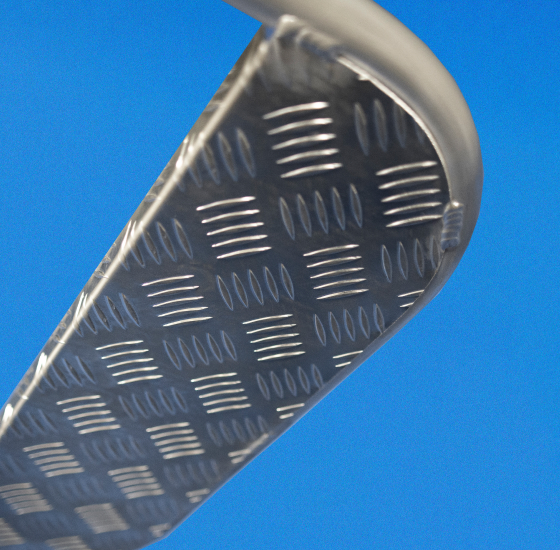 Фото телескопическая лестница-платформа megal тлп (1,3-1,9) на сайте www.kiit.ru в интернет-каталоге КИИТ ☎ +7(800) 707-07-45 Изображение №2