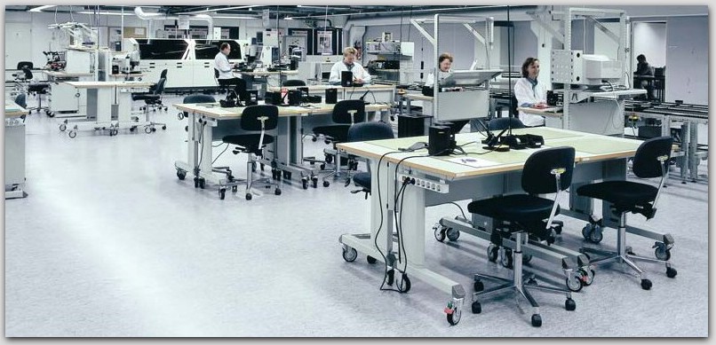 Антистатические столы Treston на производстве
