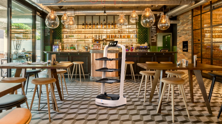 Робот-официант для доставки заказов в ресторане и кафе