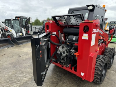 Мини погрузчик с бортовым поворотом QUADTRAC SSL85. Изображение №19