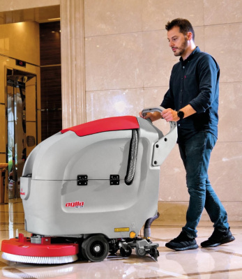 Самоходная поломоечная машина COMAC AGILA 50/50 BT. Изображение №3