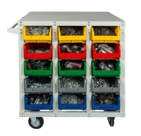 При использовании вместе с колесами, данный стеллаж становится мобильным, что значительно расширяет его функциональные возможности для перемещения хранимых вещей груза, по территории предприятия, склада, цеха.