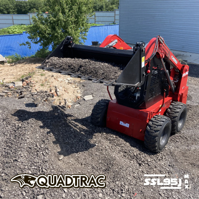 Колесный мини погрузчик с бортовым поворотом QUADTRAC SSL95JMAX. Изображение №8