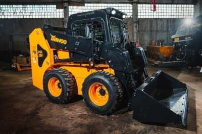Мини погрузчик BAWOO BSL350. Изображение №1