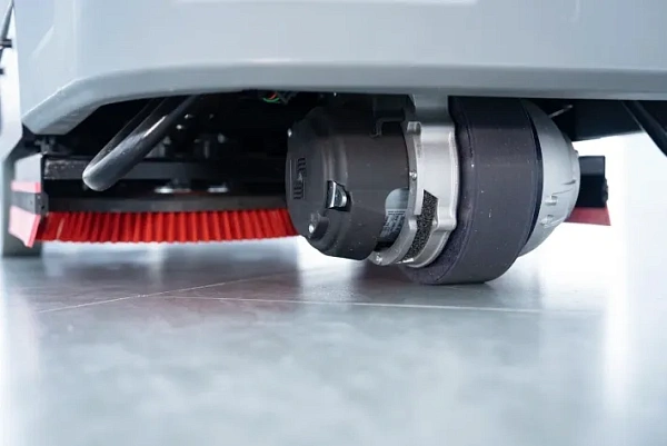 Фото поломоечная машина с сиденьем для оператора limgard c9s на сайте www.kiit.ru в интернет-каталоге КИИТ ☎ +7(800) 707-07-45 Изображение №3