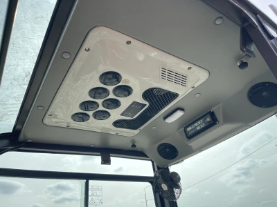 Мини экскаватор с кабиной QUADTRAC EX28 PRO. Изображение №17