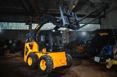 Мини погрузчик BAWOO BSL330. Изображение №1