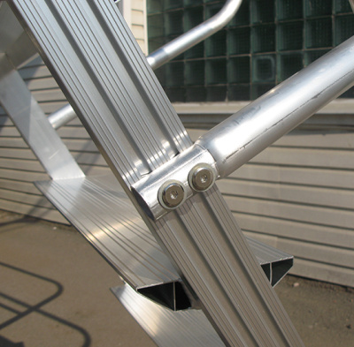 Вышка-стремянка на колесах Megal ВС2-5,0 (высота площадки 5 м, рабочая высота 7 м, 800x860 мм). Изображение №6