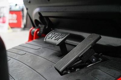 Вилочный электропогрузчик с кабиной EP EFL203 2W300. Изображение №11