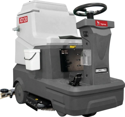 Аккумуляторная поломоечная машина Xgroup XD120 с местом для оператора. Изображение №3