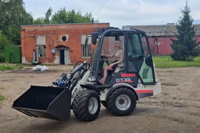 Универсальный мини-погрузчик TAIAN DY35LB (1200 кг, 2110 мм, Kubota V1505). Изображение №28