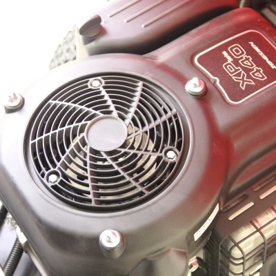 Садовый трактор (газонокосилка с сиденьем) EVOline TRG 84 M (двигатель Zongshen 15 л.с., ширина кошения 84 см, механическая трансмиссия). Изображение №10