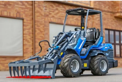 Мини-погрузчик MULTIONE 8.4 SK Stage 3 (Премиум) (1470 кг, высота подъема 2980 мм, двигатель Kubota V1505 37,5 л.с., гидропоток 70 л/мин). Изображение №2