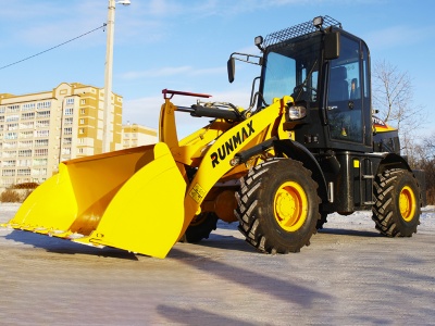 Фронтальный погрузчик RUNMAX 770E. Изображение №2