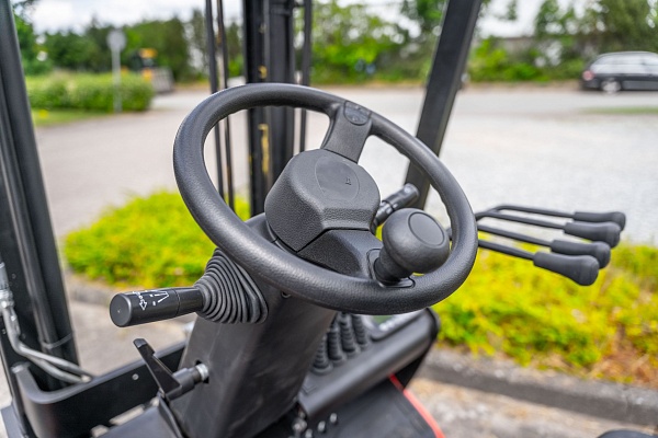 Фото электрический погрузчик ep cpd18f8 на сайте www.kiit.ru в интернет-каталоге КИИТ ☎ +7(800) 707-07-45 Изображение №10