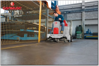 Подметальная машина с сиденьем COMAC CS 800H  (двигатель ДВС). Изображение №5