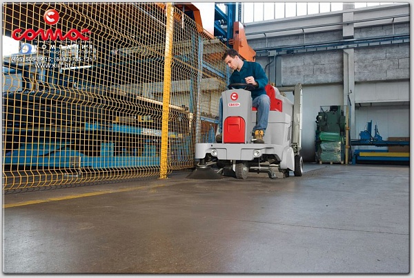 Фото подметальная машина с сиденьем comac cs 800h  (двигатель двс) на сайте www.kiit.ru в интернет-каталоге КИИТ ☎ +7(800) 707-07-45 Изображение №5