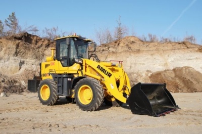 Фронтальный погрузчик AMUR DK630M. Изображение №1