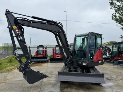 Гусеничный мини-экскаватор с кабиной QUADTRAC EX60. Изображение №23