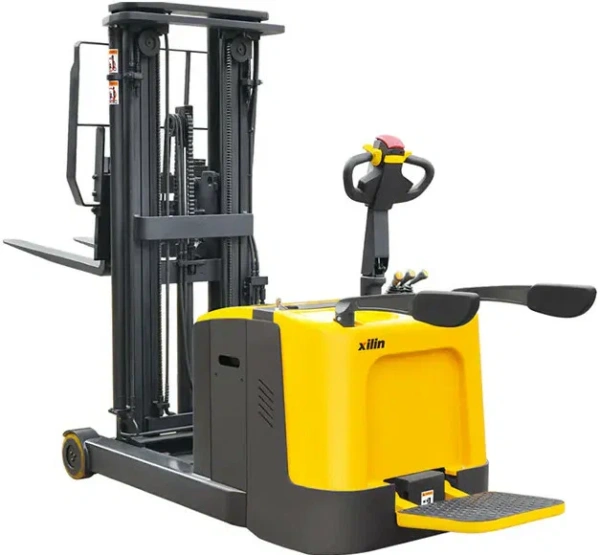 Фото самоходный штабелер с платформой xilin cqd15r 1,5 т 5,0 м на сайте www.kiit.ru в интернет-каталоге КИИТ ☎ +7(800) 707-07-45