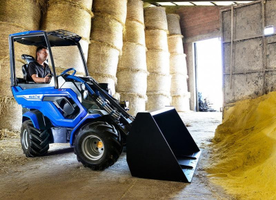 Мини-погрузчик MULTIONE 8.4 SK Stage 3 (Премиум) (1470 кг, высота подъема 2980 мм, двигатель Kubota V1505 37,5 л.с., гидропоток 70 л/мин). Изображение №3