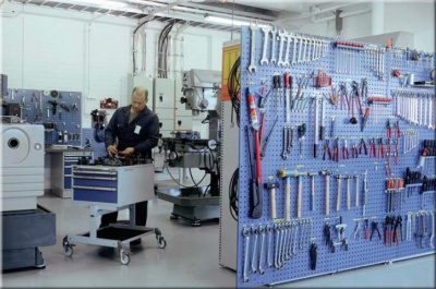 Панель перфорированная настенная 949х1976 мм. Изображение №1