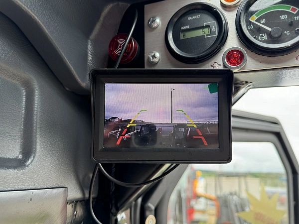 Фото мини погрузчик с бортовым поворотом quadtrac ssl85 на сайте www.kiit.ru в интернет-каталоге КИИТ ☎ +7(800) 707-07-45 Изображение №27