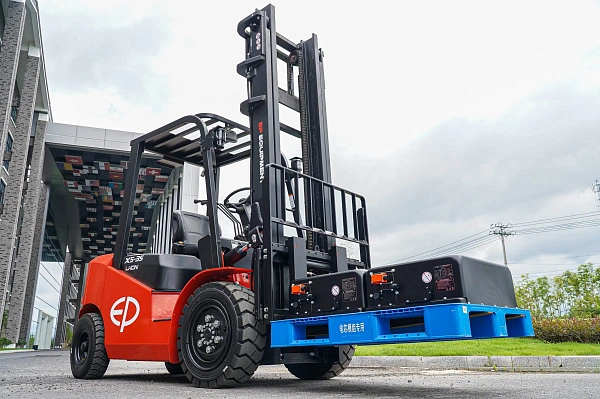 Фото вилочный электропогрузчик ep efl302x 3000 кг 4800 мм акб 80/560 li-ion на сайте www.kiit.ru в интернет-каталоге КИИТ ☎ +7(800) 707-07-45 Изображение №10