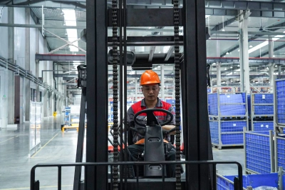 Вилочный электропогрузчик EP EFL302X 3000 кг 4800 мм АКБ 80/560 Li-ion. Изображение №16