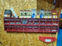 Фото короб откидной стелла-техник f-600-9, 600х68х78 мм, 9 ячеек, красный, прозрачный на сайте www.kiit.ru в интернет-каталоге КИИТ ☎ +7(800) 707-07-45 Изображение №7