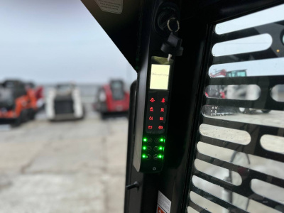 Бортовой мини погрузчик XTRAC S12 (1250 кг). Изображение №12