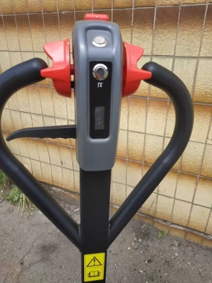 Электрическая тележка EP Equipment PT20 (EPT20-EZ) (2000 кг, литий-ион 48/20 Ач, длина вил 1150 мм). Изображение №8