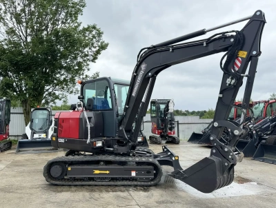 Гусеничный мини-экскаватор с кабиной QUADTRAC EX60. Изображение №13