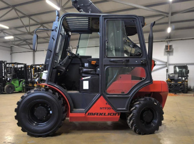 Телескопический погрузчик Maxlion MTF30-45A 4WD. Изображение №8