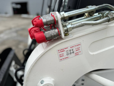 Бортовой мини погрузчик XTRAC S12 (1250 кг). Изображение №9