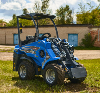 Мини-погрузчик MULTIONE 5.3iD (Premium) (1030 кг, высота подъема 2,75 м, двигатель Kohler 25 л.с., гидропоток 60 л/мин). Изображение №2