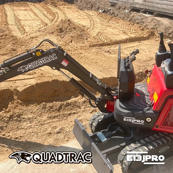 Фото мини-экскаватор quadtrac ex13jpro (1000 кг, двигатель kubota d722, с джойстиками pilot, квикаплером, буром и 3 ковшами) на сайте www.kiit.ru в интернет-каталоге КИИТ ☎ +7(800) 707-07-45 Изображение №9
