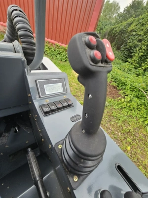 Мини-погрузчик шарнирно-сочлененный TAIAN DY620. Изображение №22