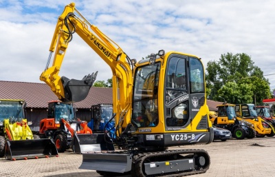 Мини экскаватор Yuchai YC25-8. Изображение №2