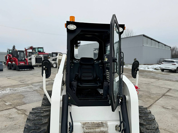 Фото колесный мини погрузчик xtrac s9 (950 кг) на сайте www.kiit.ru в интернет-каталоге КИИТ ☎ +7(800) 707-07-45 Изображение №9