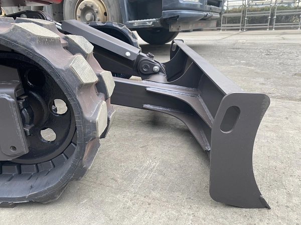 Фото мини экскаватор с кабиной quadtrac ex28 pro на сайте www.kiit.ru в интернет-каталоге КИИТ ☎ +7(800) 707-07-45 Изображение №24