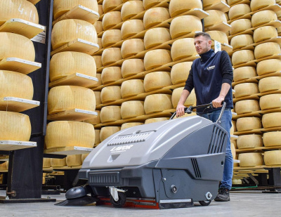 Ручная бензиновая подметальная машина LAVOR Professional SWL 900 ST. Изображение №11