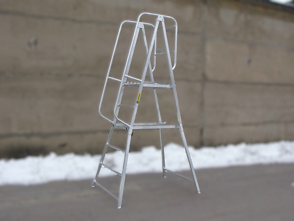 Фото лестница с площадкой megal л-312а (н-1,5) на сайте www.kiit.ru в интернет-каталоге КИИТ ☎ +7(800) 707-07-45 Изображение №11