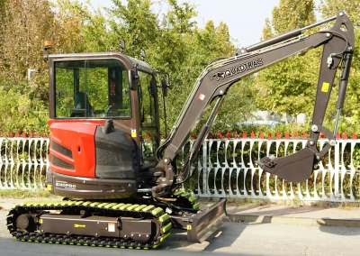 Мини экскаватор с отапливаемой кабиной QUADTRAC EX40 PRO. Изображение №2