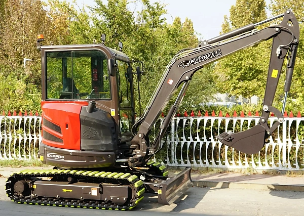 Фото мини экскаватор с отапливаемой кабиной quadtrac ex40 pro на сайте www.kiit.ru в интернет-каталоге КИИТ ☎ +7(800) 707-07-45 Изображение №2