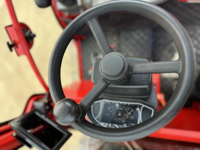 Мини погрузчик с телескопической стрелой QUADTRAC WL40T EVO (1000 кг, высота подъема 3400 мм, шарнирно-сочлененная рама). Изображение №16