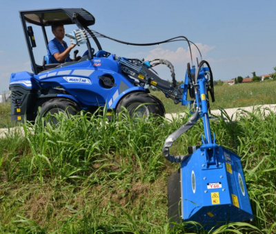  Мини-погрузчик MULTIONE 5.3K iD (Premium) (1030 кг, высота подъема 2,75 м, двигатель Kubota D1305, гидропоток 60 л/мин). Изображение №4