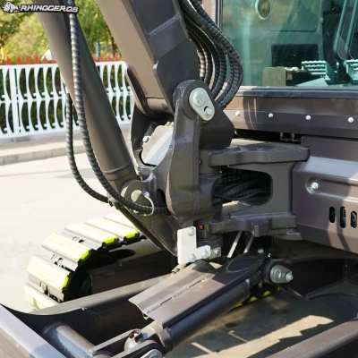 Мини экскаватор с отапливаемой кабиной QUADTRAC EX40 PRO. Изображение №12