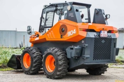 Мини погрузчик Locust L904. Изображение №1